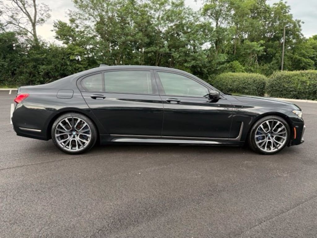 Used 2022 BMW 7 Series M760i Sedan