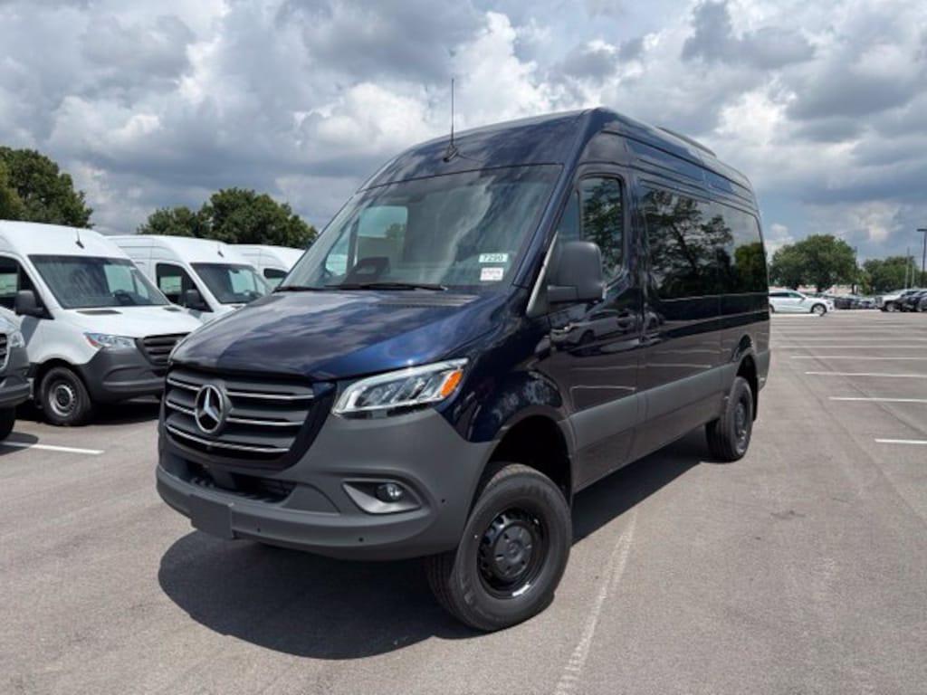 New 2026 Mercedes-Benz Sprinter 2500 Passenger 144 WB Minivan/Van