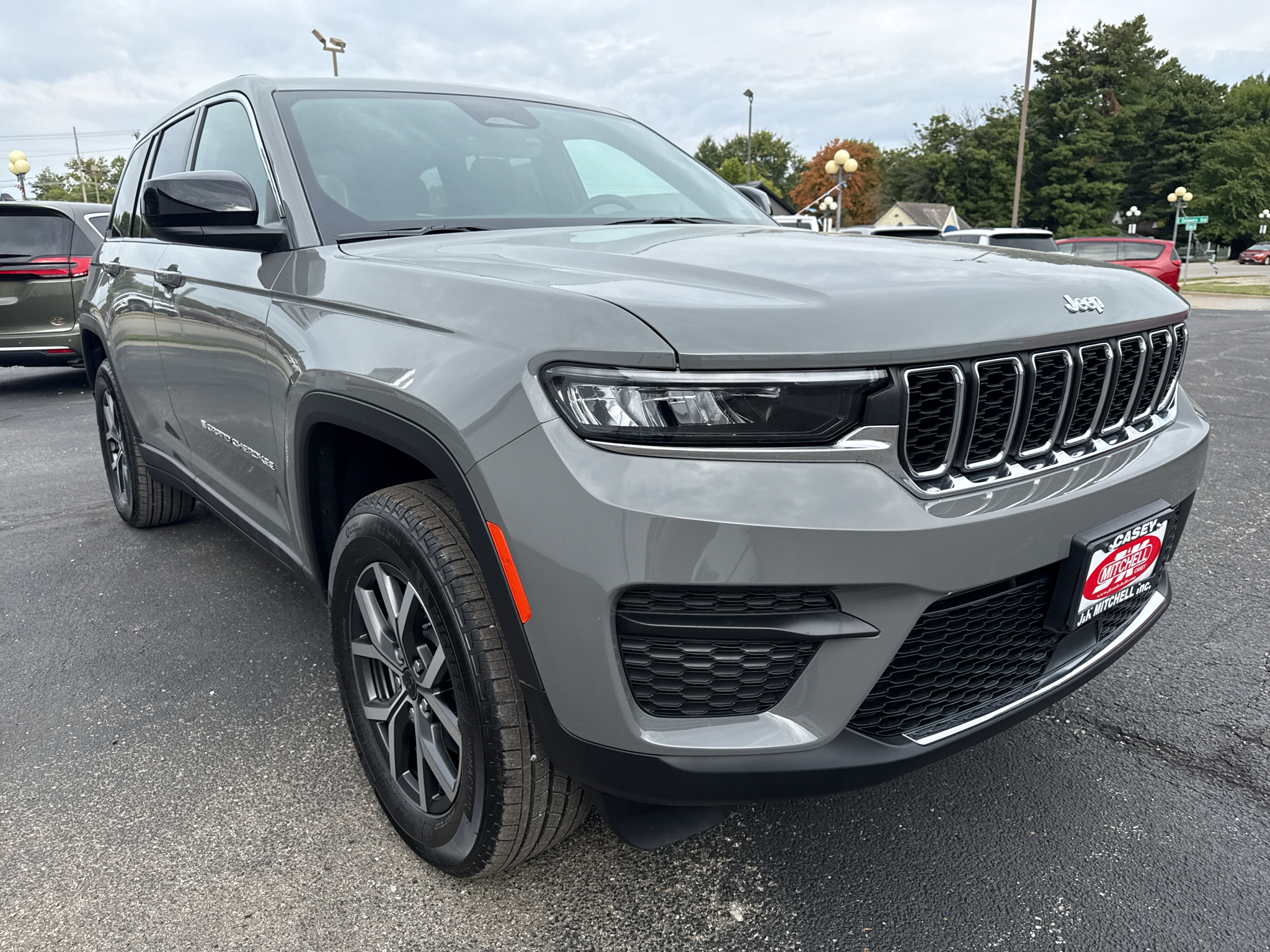 New 2027 Jeep Grand Cherokee LAREDO X 4X4 Sport Utility