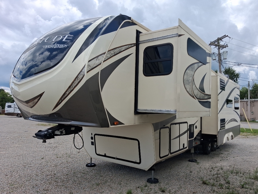 Used 2017 Grand Desi Solitude 3