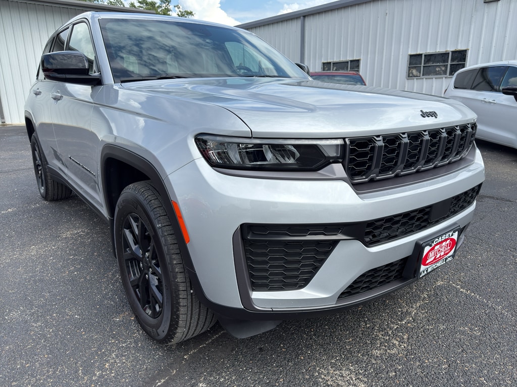 New 2026 Jeep Grand Cherokee LAREDO ALTITUDE 4X4 Sport Utility