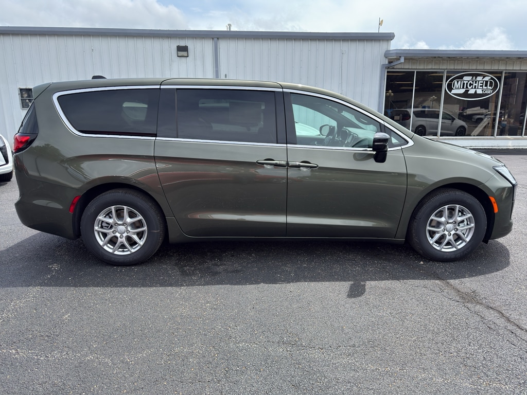 New 2027 Chrysler Pacifica SELECT Passenger Van