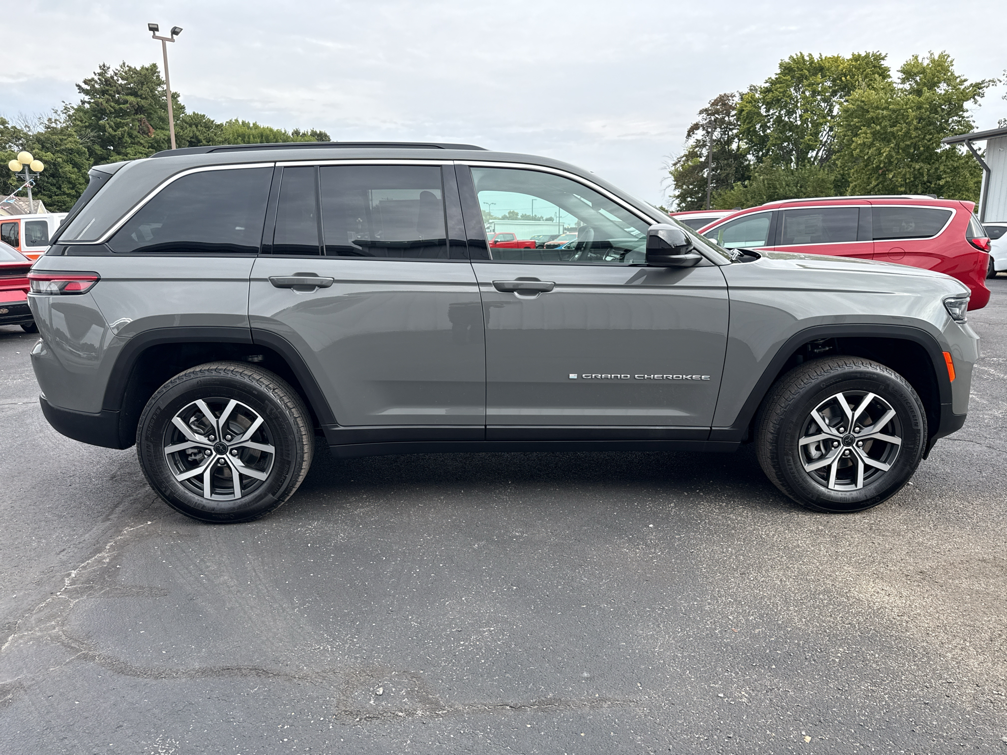 New 2027 Jeep Grand Cherokee LAREDO X 4X4 Sport Utility