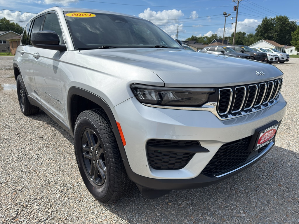 Used 2023 Jeep Grand Cherokee Laredo