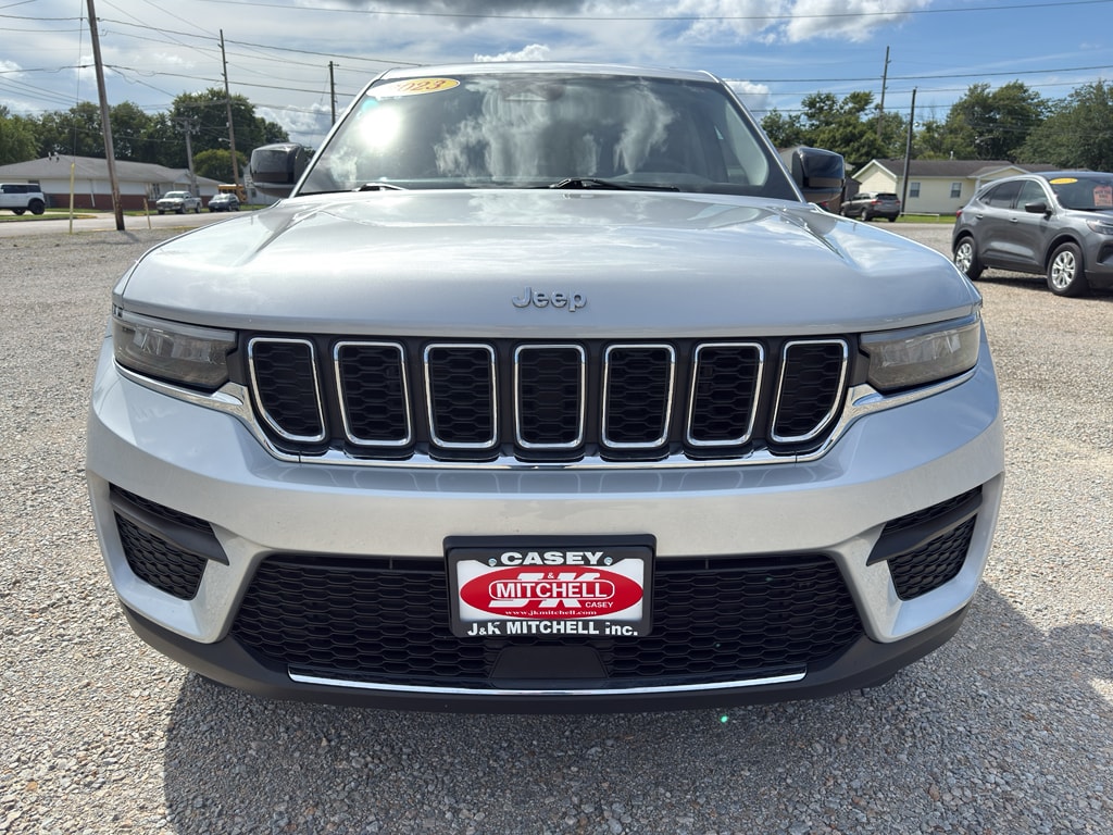 Used 2023 Jeep Grand Cherokee Laredo