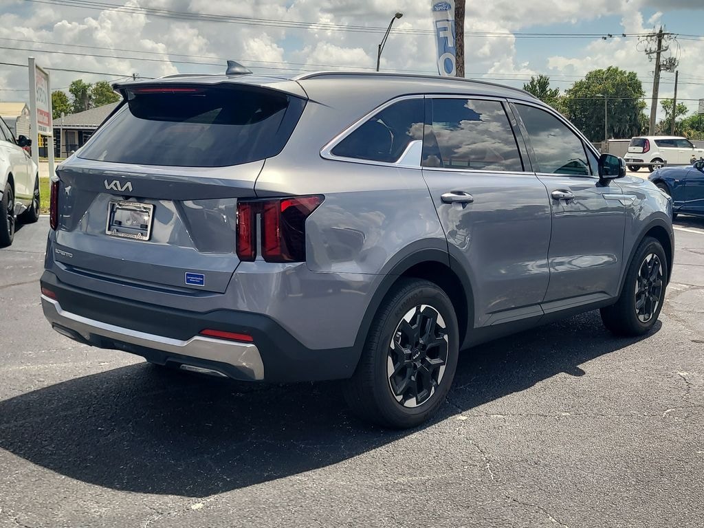 Used 2025 Kia Sorento S SUV
