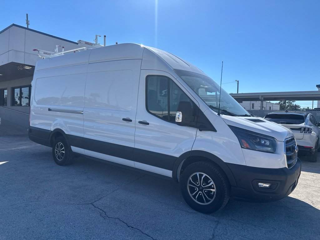  Ford E-Transit-350