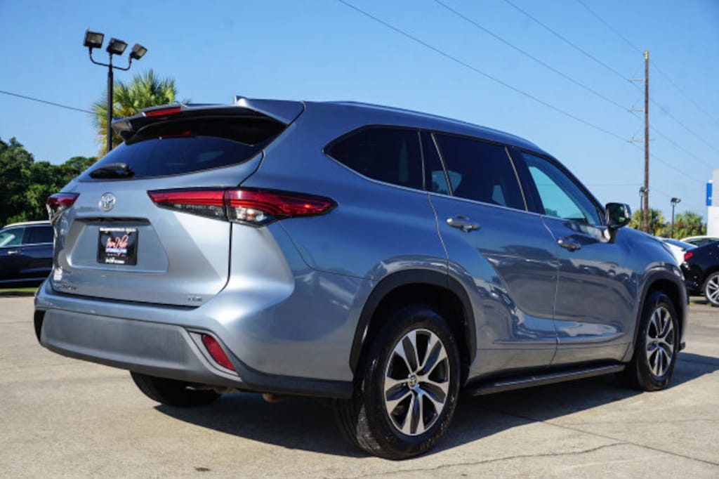 Used 2021 Toyota Highlander XLE SUV