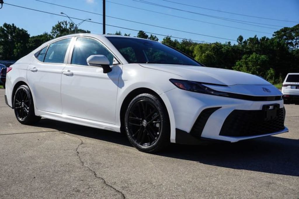 Used 2025 Toyota Camry SE Sedan