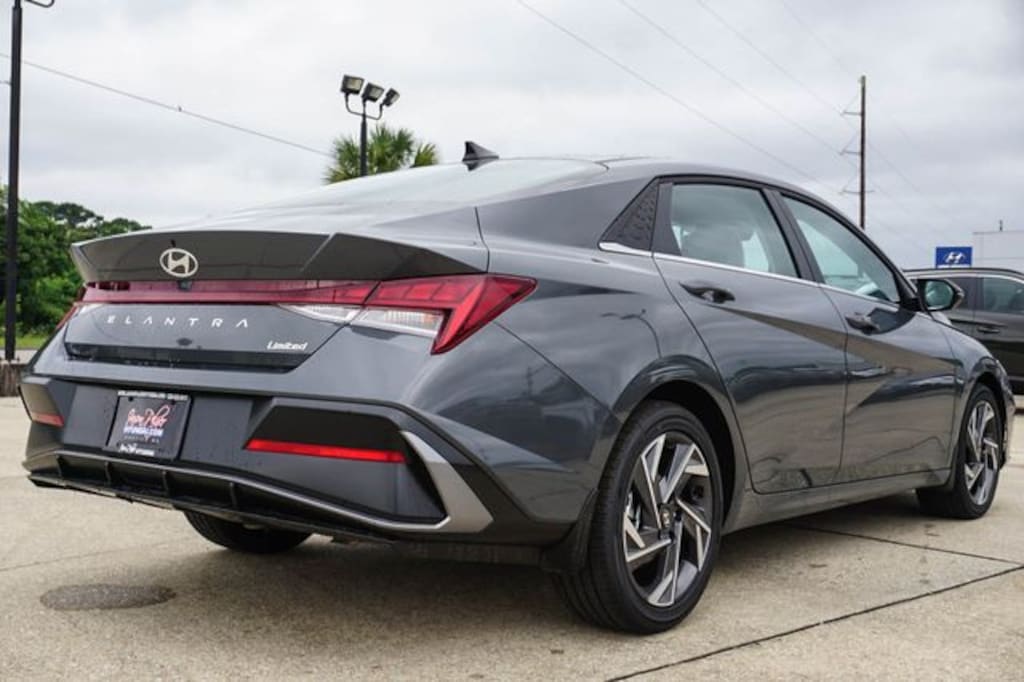 New 2026 Hyundai Elantra Limited Sedan