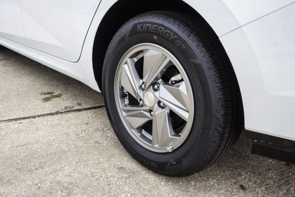 New 2026 Hyundai Elantra SE Sedan