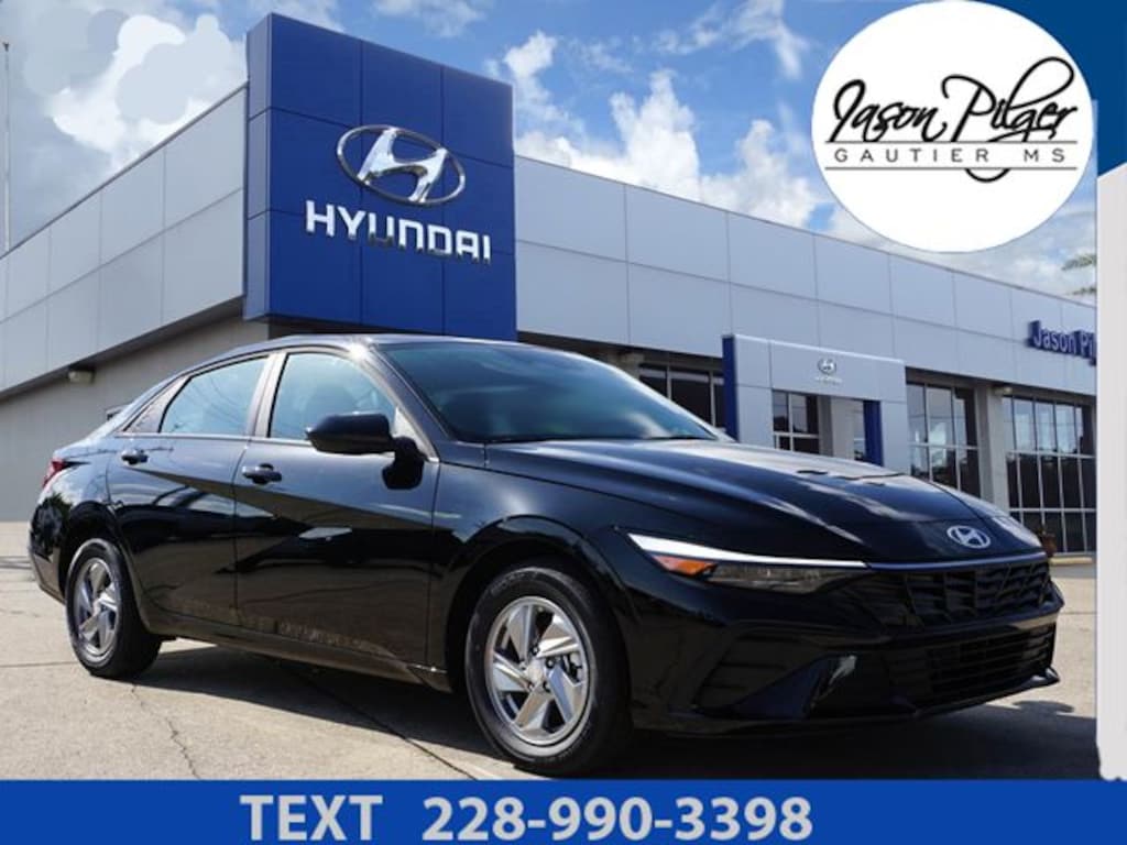 New 2026 Hyundai Elantra SE Sedan