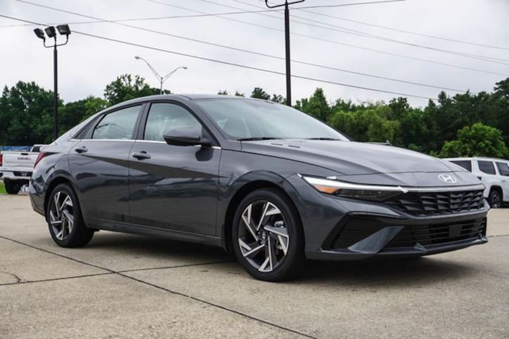 New 2026 Hyundai Elantra Limited Sedan