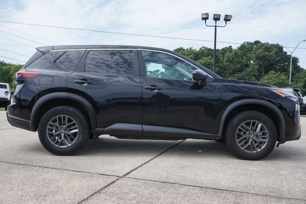 Used 2024 Nissan Rogue S SUV