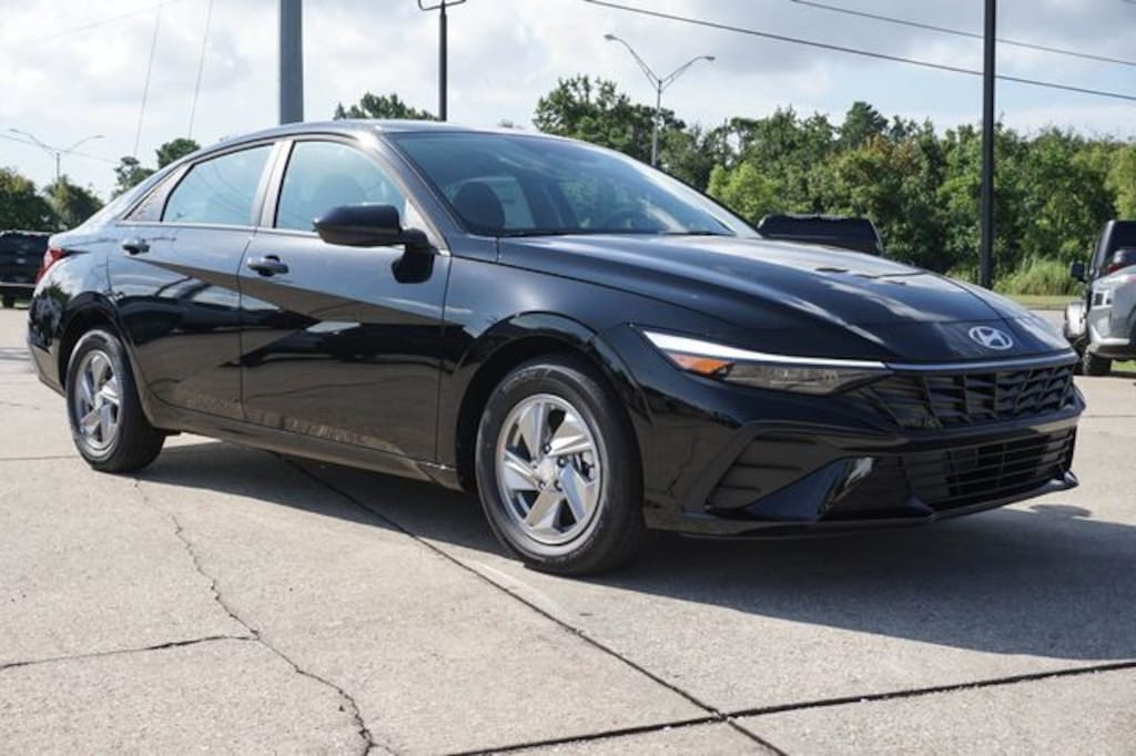 New 2026 Hyundai Elantra SE Sedan