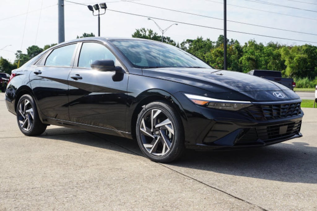 New 2026 Hyundai Elantra Limited Sedan