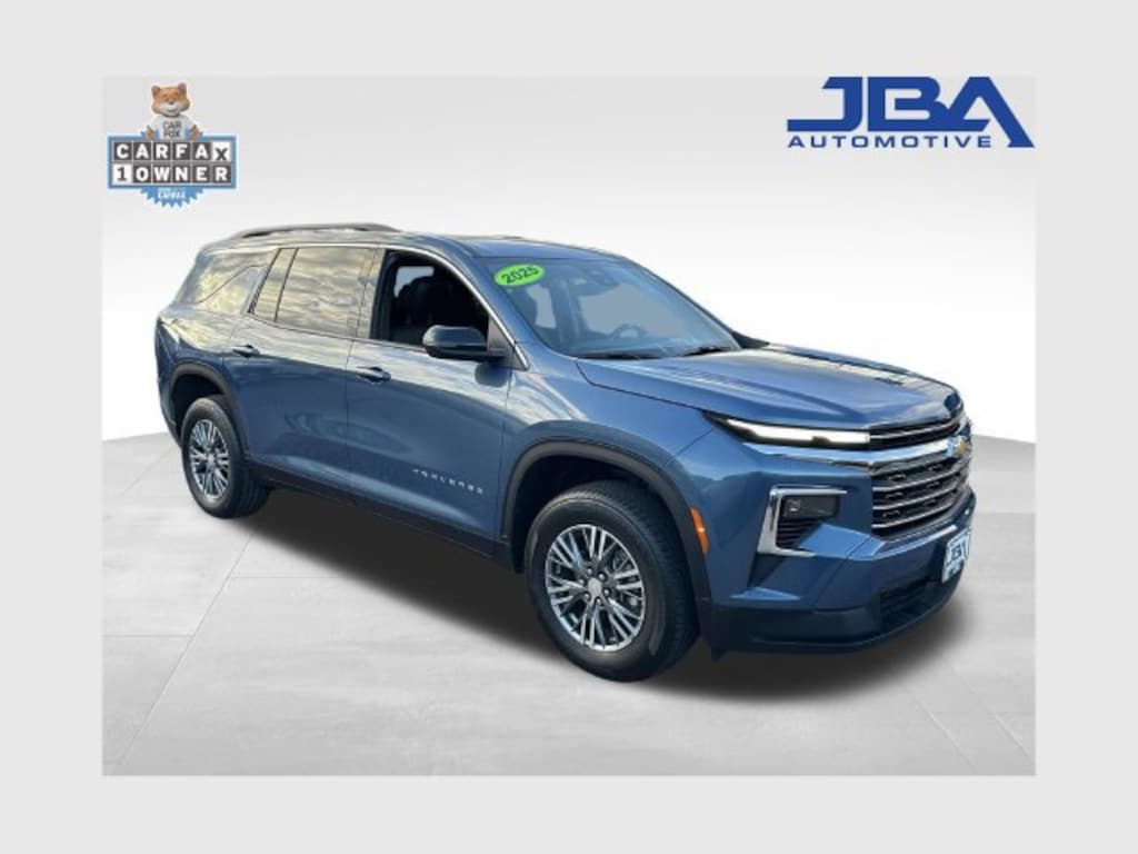 Used 2025 Chevrolet Traverse LT SUV