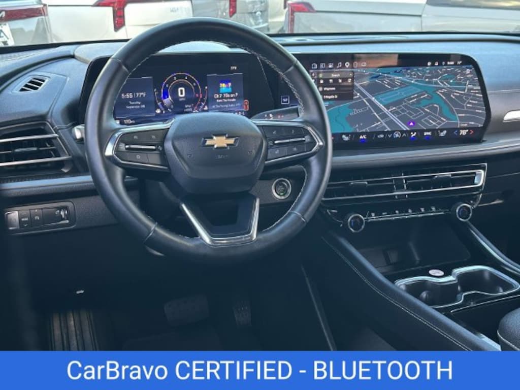 Used 2025 Chevrolet Traverse LT SUV