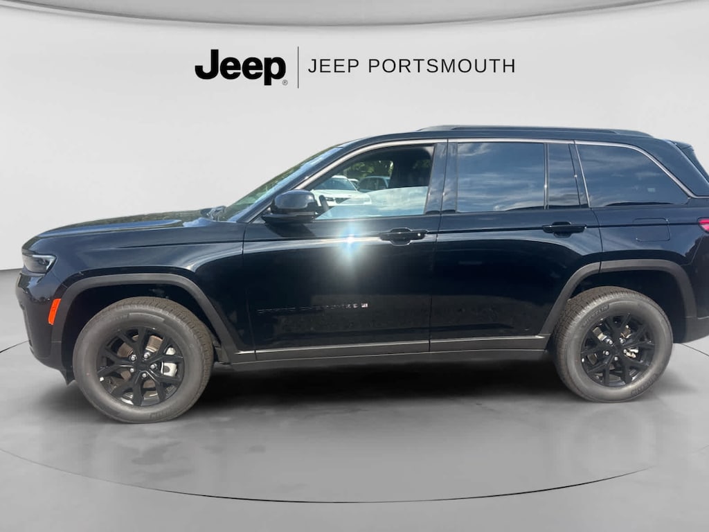 Used 2026 Jeep Grand Cherokee Laredo SUV