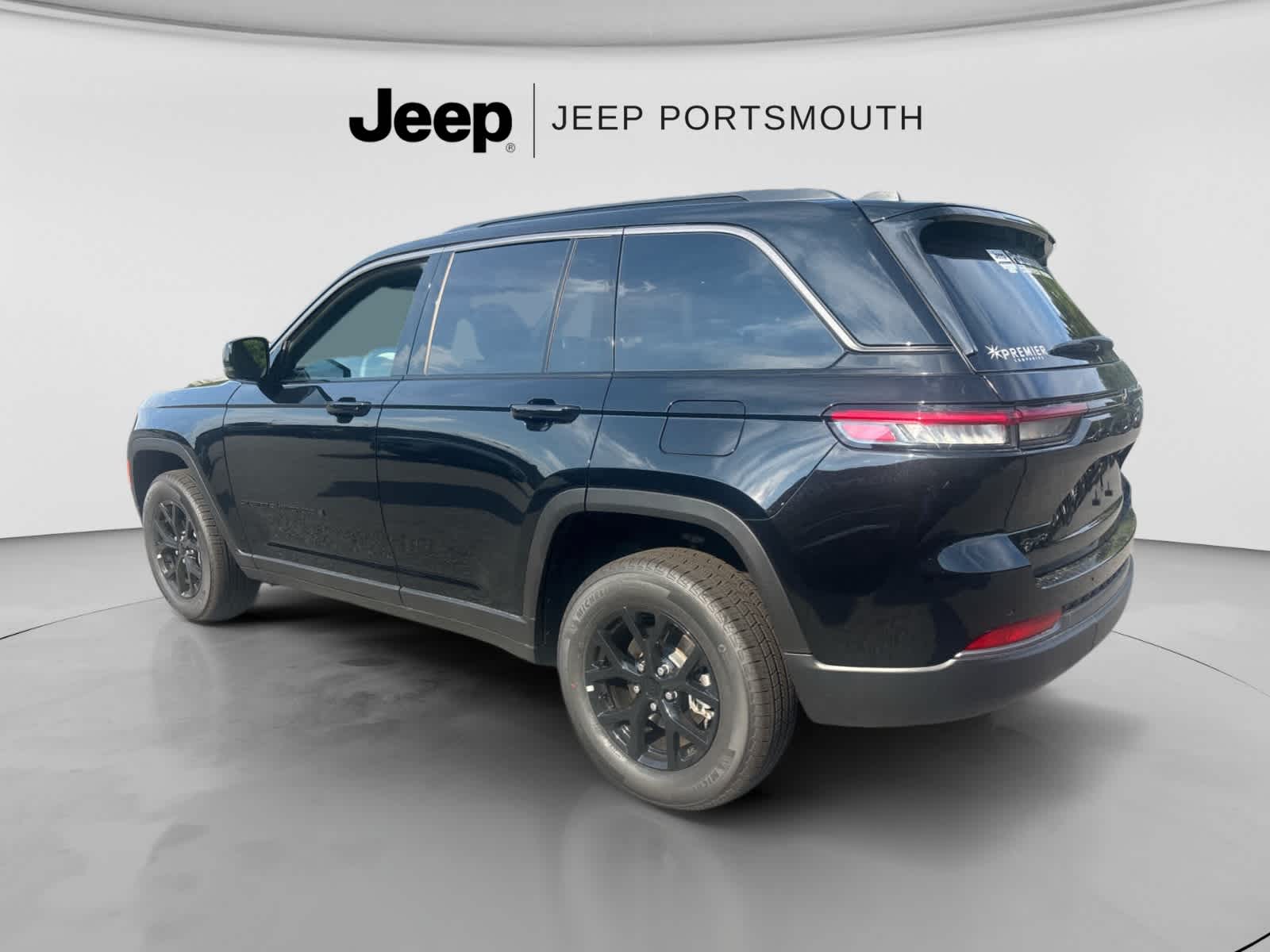 Used 2026 Jeep Grand Cherokee Laredo SUV