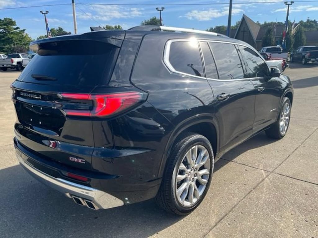 Used 2024 GMC Acadia Denali SUV