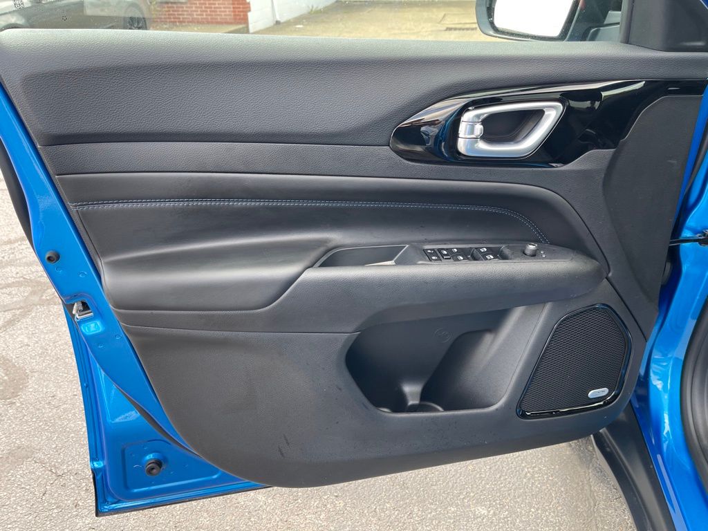 2025 Jeep Compass Latitude - Photo 21