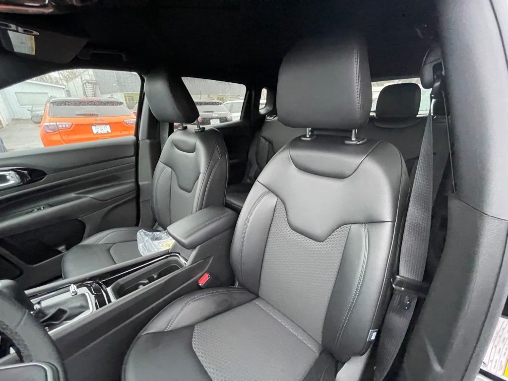 2026 Jeep Compass Latitude Altitude - Photo 17