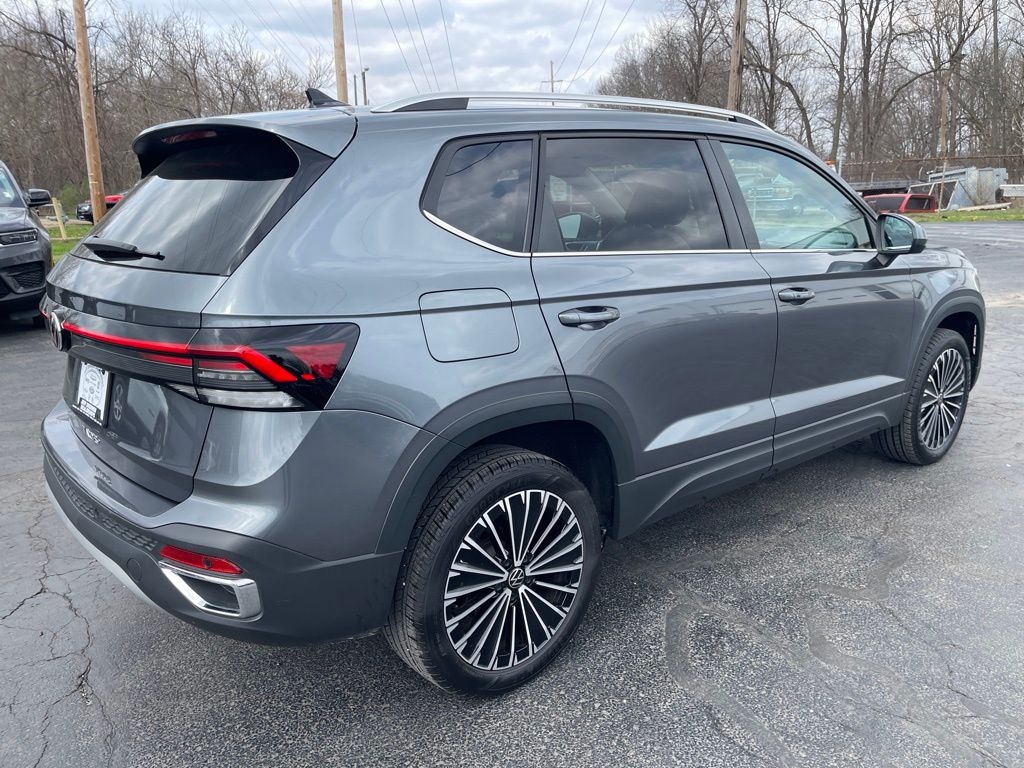 Used 2025 Volkswagen Taos 1.5T SE SUV