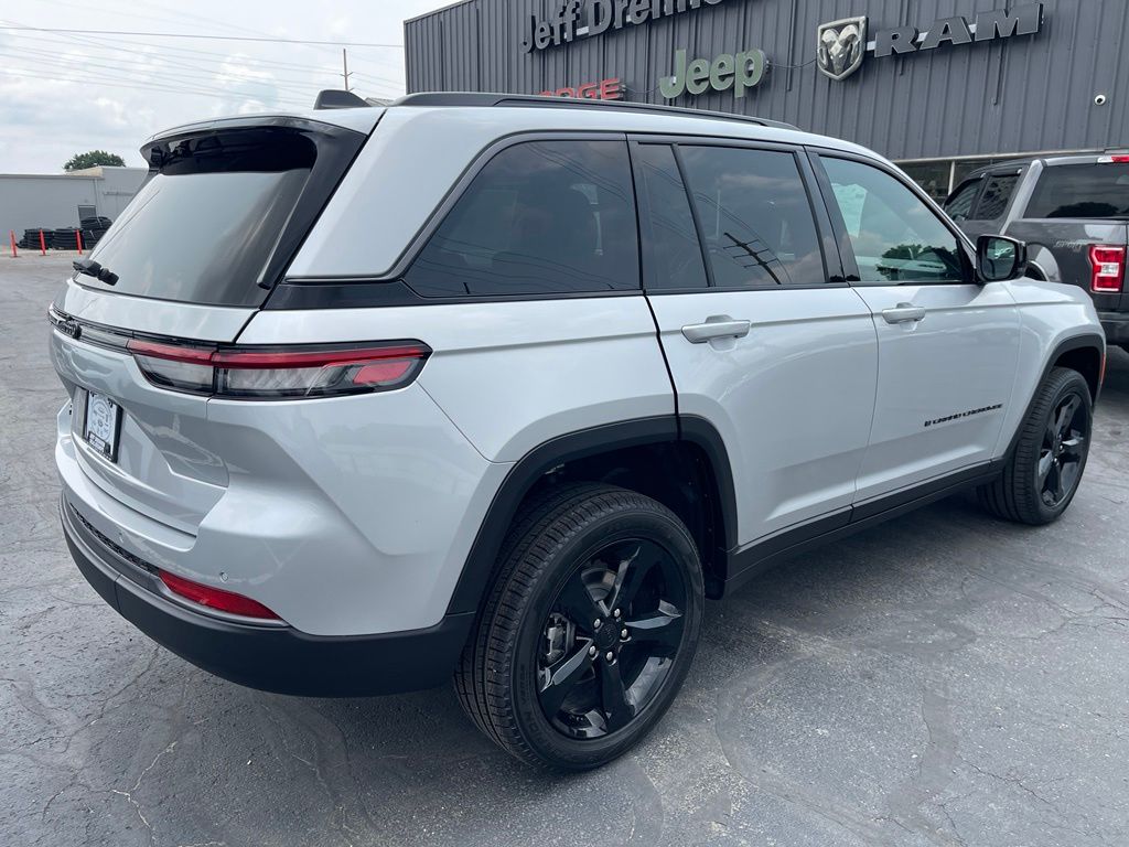 2026 Jeep Grand Cherokee Limited - Photo 3