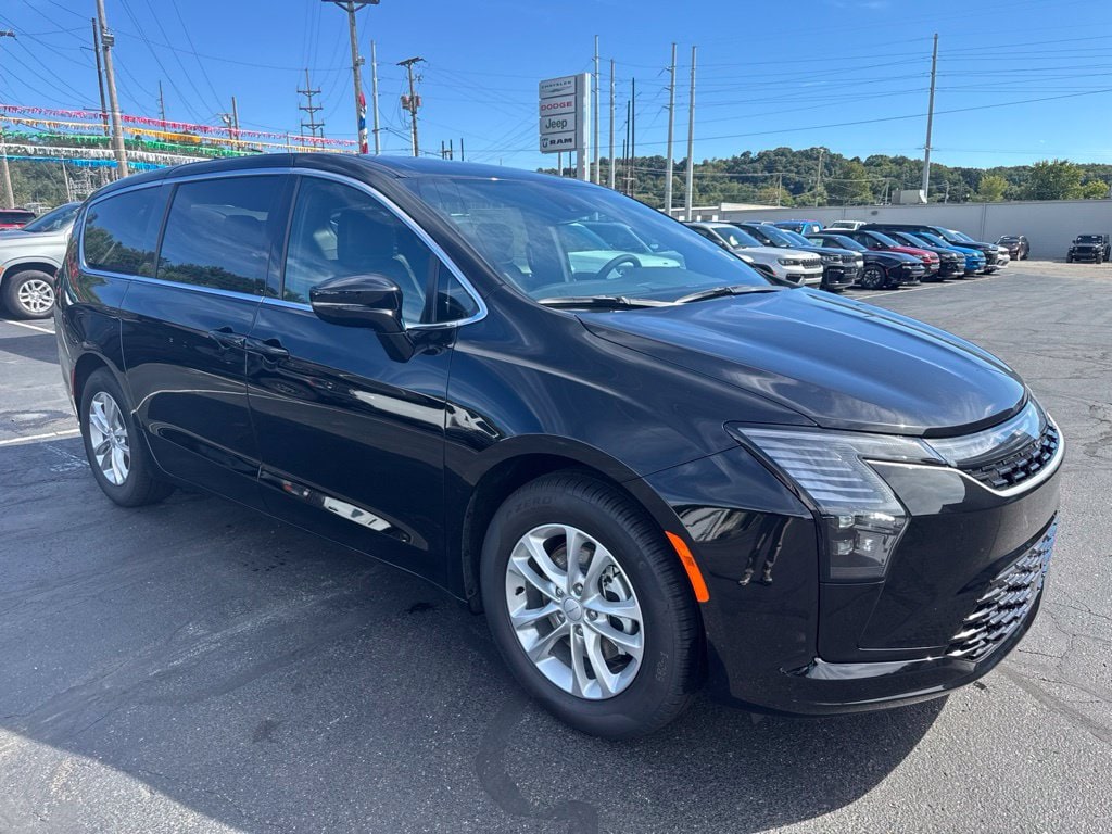 New 2027 Chrysler Pacifica SELECT Passenger Van