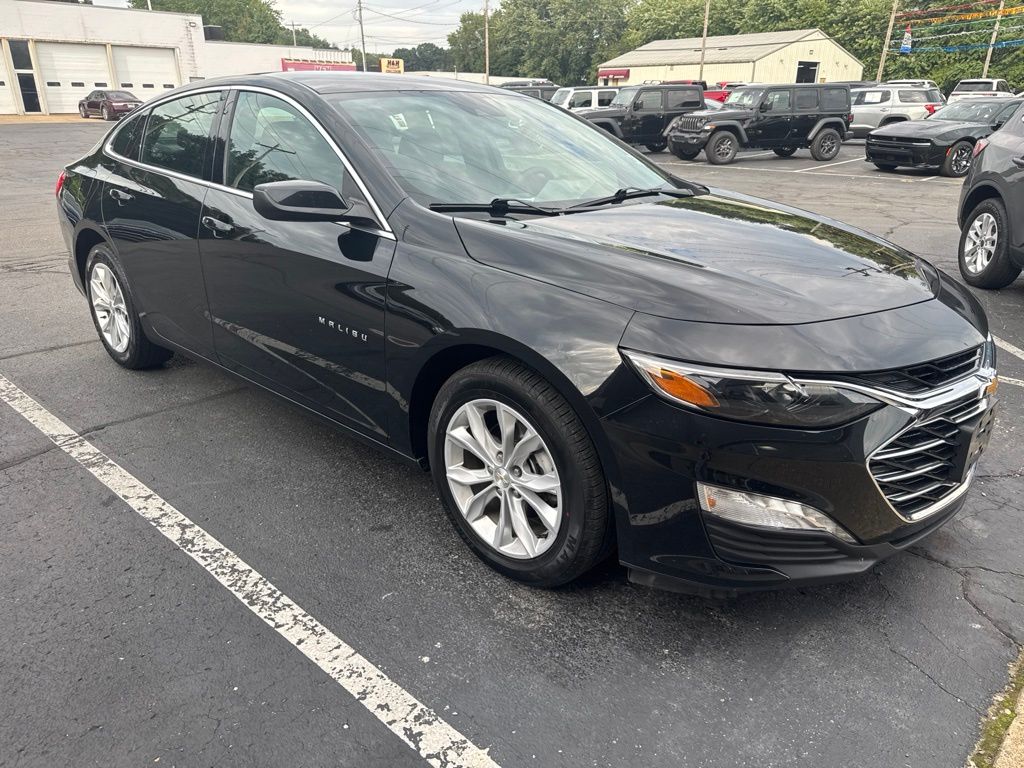 1G1ZD5ST4RF195040