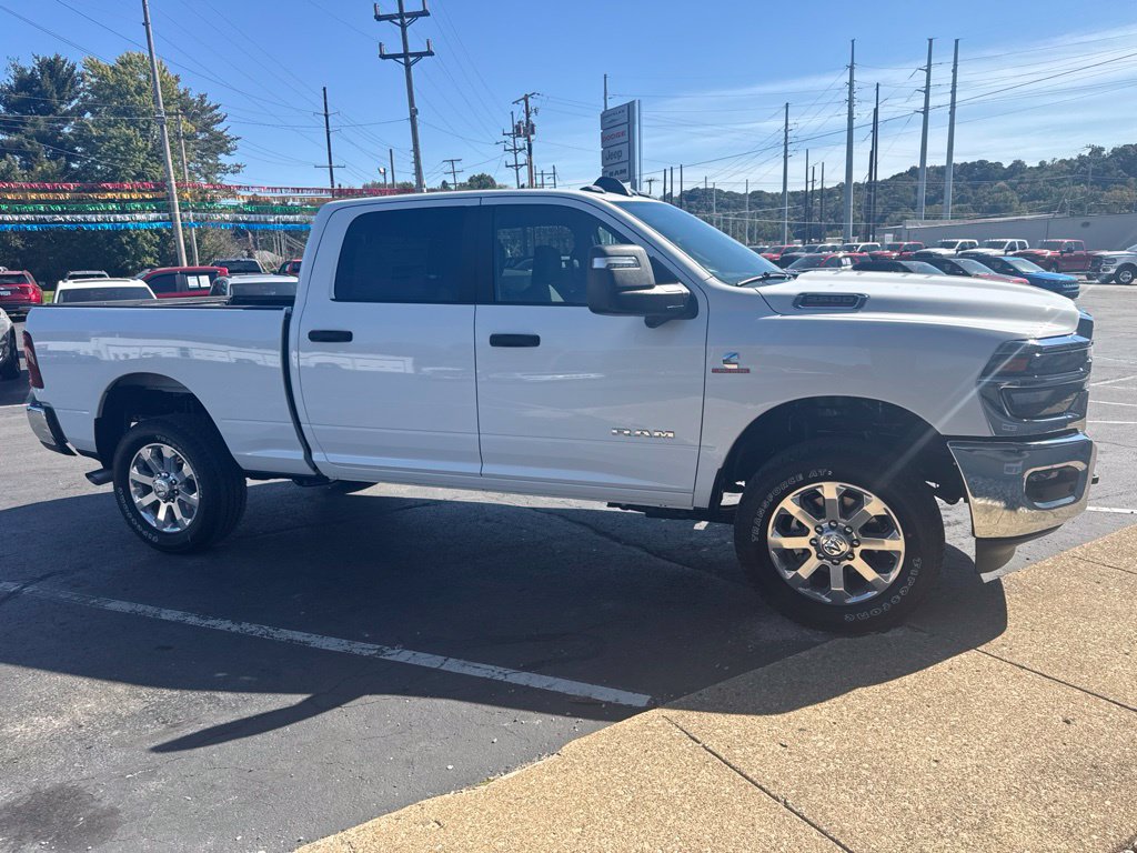 New 2027 Ram 2500 BIG HORN CREW CAB 4X4 6'4 BOX Pickup