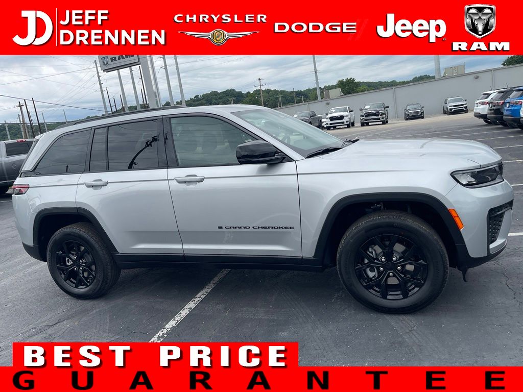 2026 Jeep Grand Cherokee Laredo