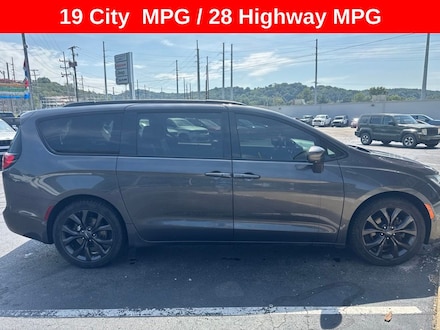 2019 Chrysler Pacifica Touring L Plus Minivan/Van