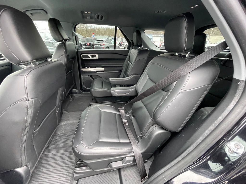 2022 Ford Explorer XLT - Photo 18