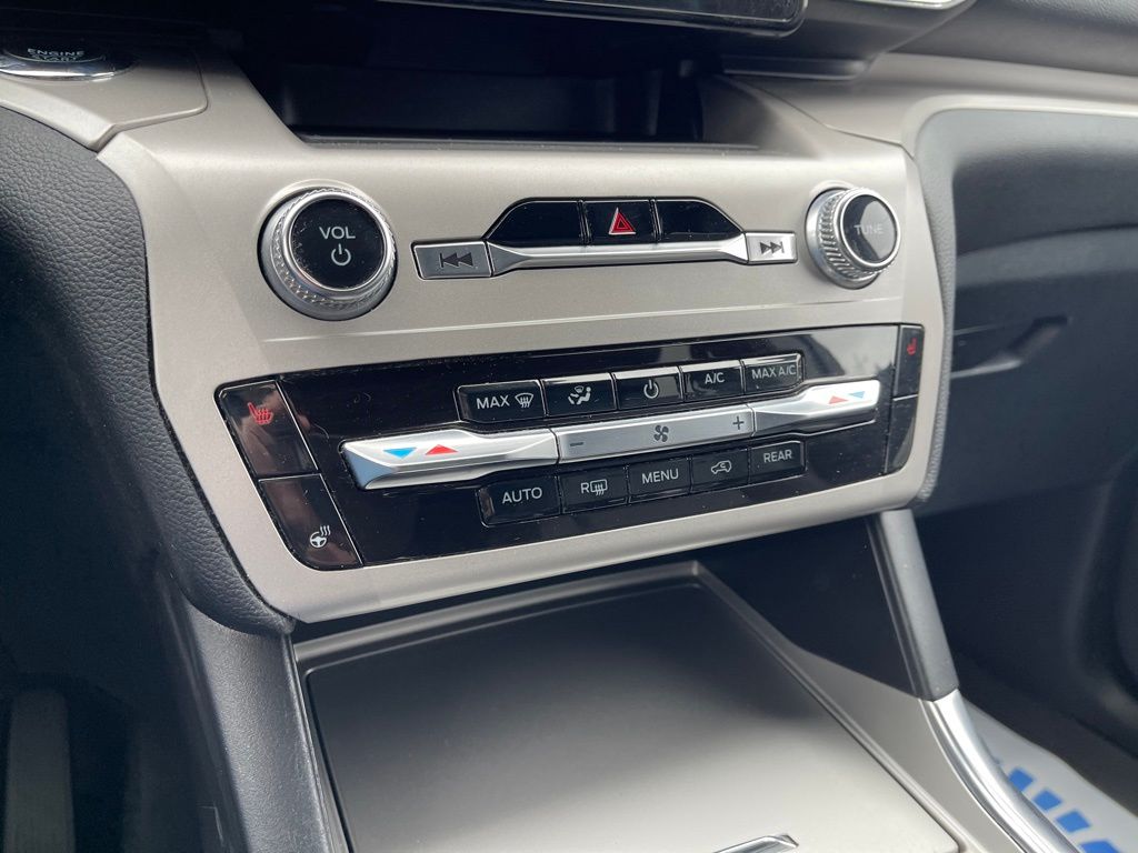 2022 Ford Explorer XLT - Photo 25