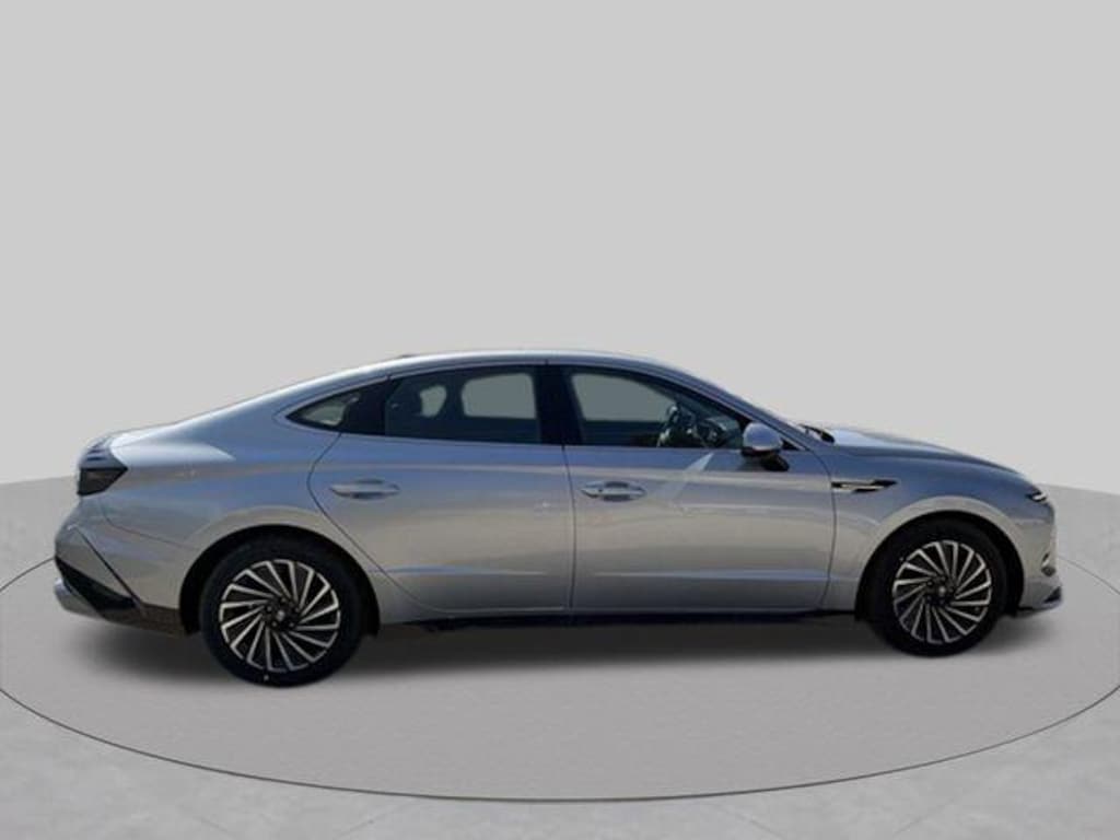 New 2026 Hyundai Sonata Hybrid SEL Sedan