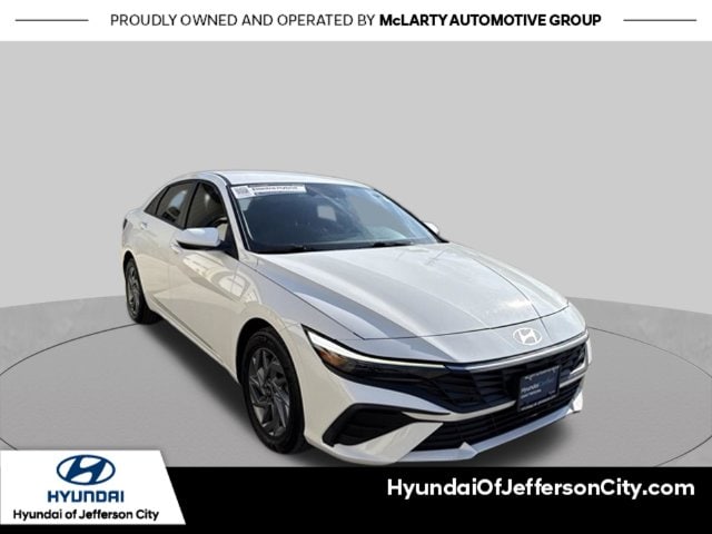 2025 Hyundai Elantra Hybrid Sedan 