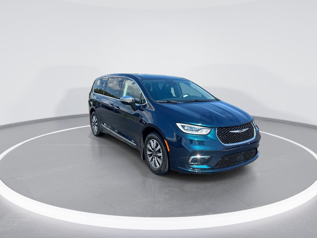 Used 2023 Chrysler Pacifica Hybrid Limited Van Passenger Van
