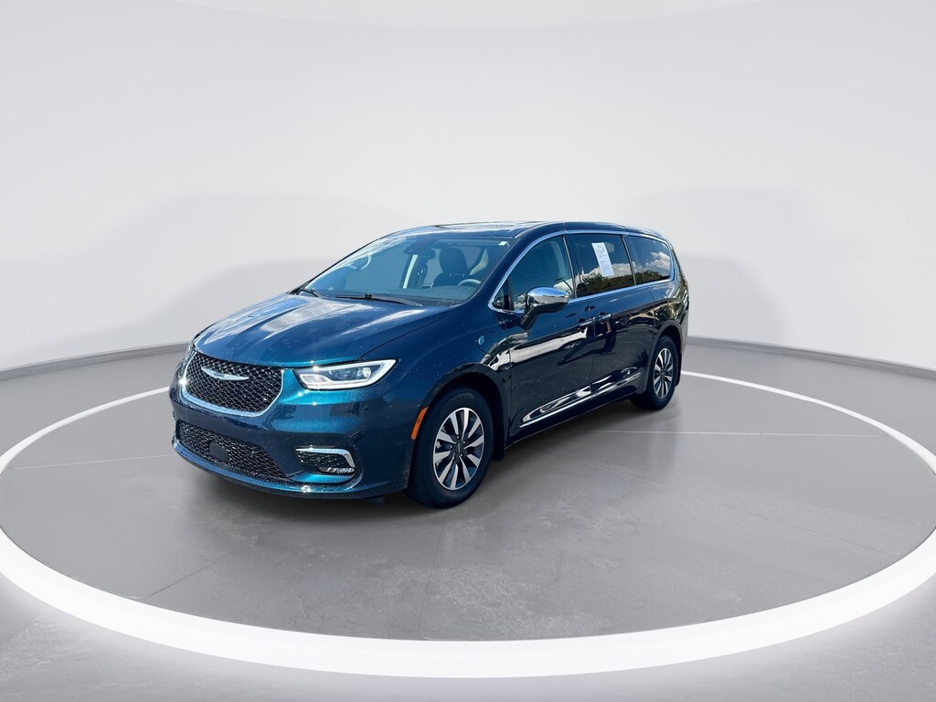 Used 2023 Chrysler Pacifica Hybrid Limited Van Passenger Van