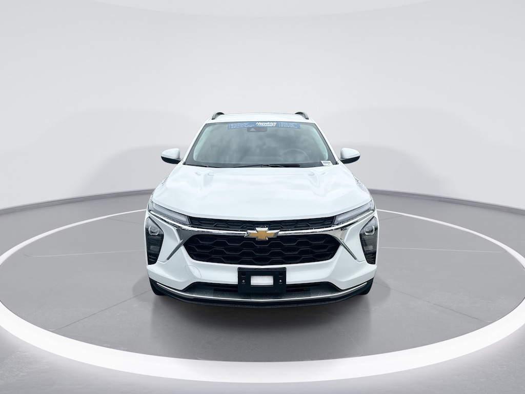 Used 2025 Chevrolet Trax LT SUV