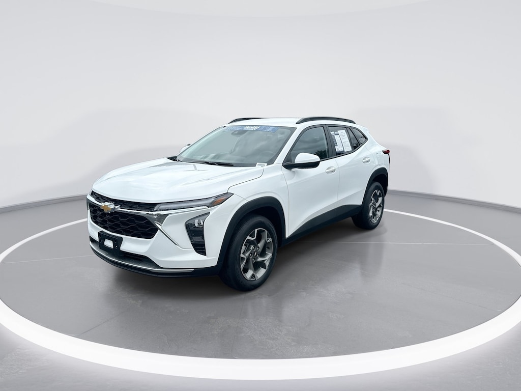 Used 2025 Chevrolet Trax LT SUV