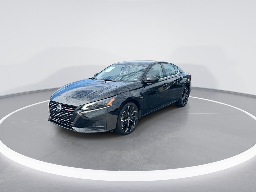 Used 2025 Nissan Altima SR Sedan