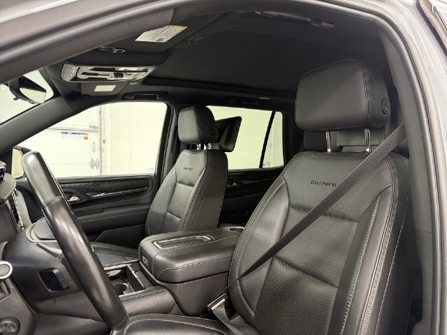 2022 GMC Yukon Denali - Photo 25