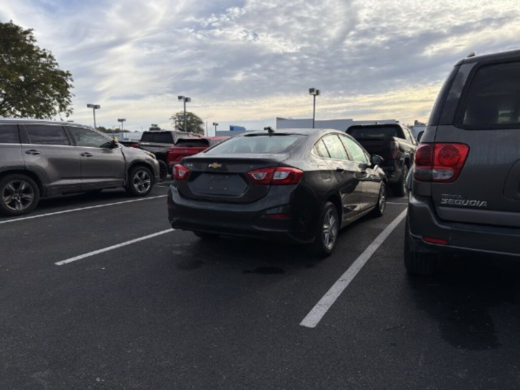 Used 2017 Chevrolet Cruze LT Car