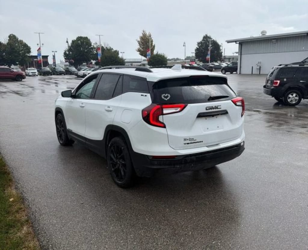 Used 2024 GMC Terrain SLE SUV