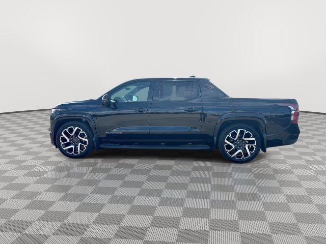 2025 Chevrolet Silverado EV RST - Photo 8