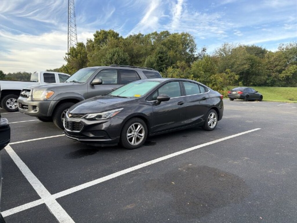 Used 2017 Chevrolet Cruze LT Car