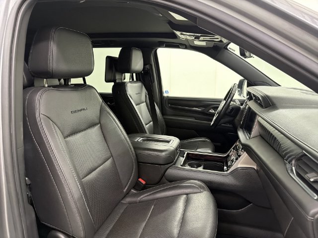 2022 GMC Yukon Denali - Photo 23