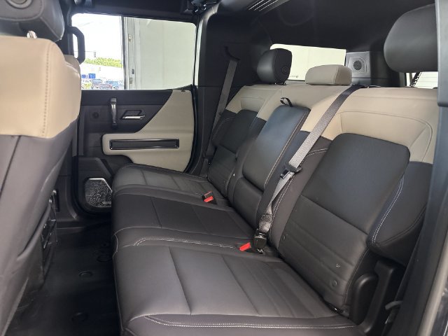 2026 GMC HUMMER EV 2X - Photo 18